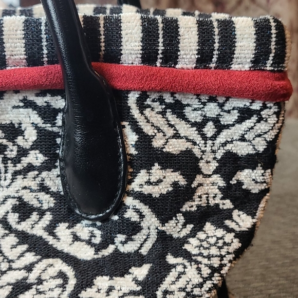 Isabella's Journey Purse - Picture 3 of 8